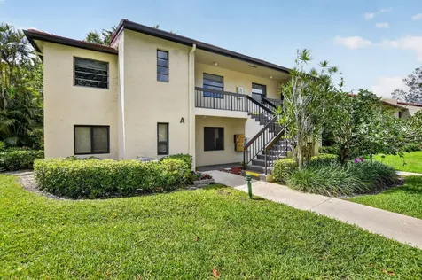 8310 Casa Del Lago Boca Raton FL 33433