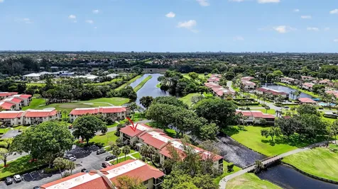 8310 Casa Del Lago Boca Raton FL 33433