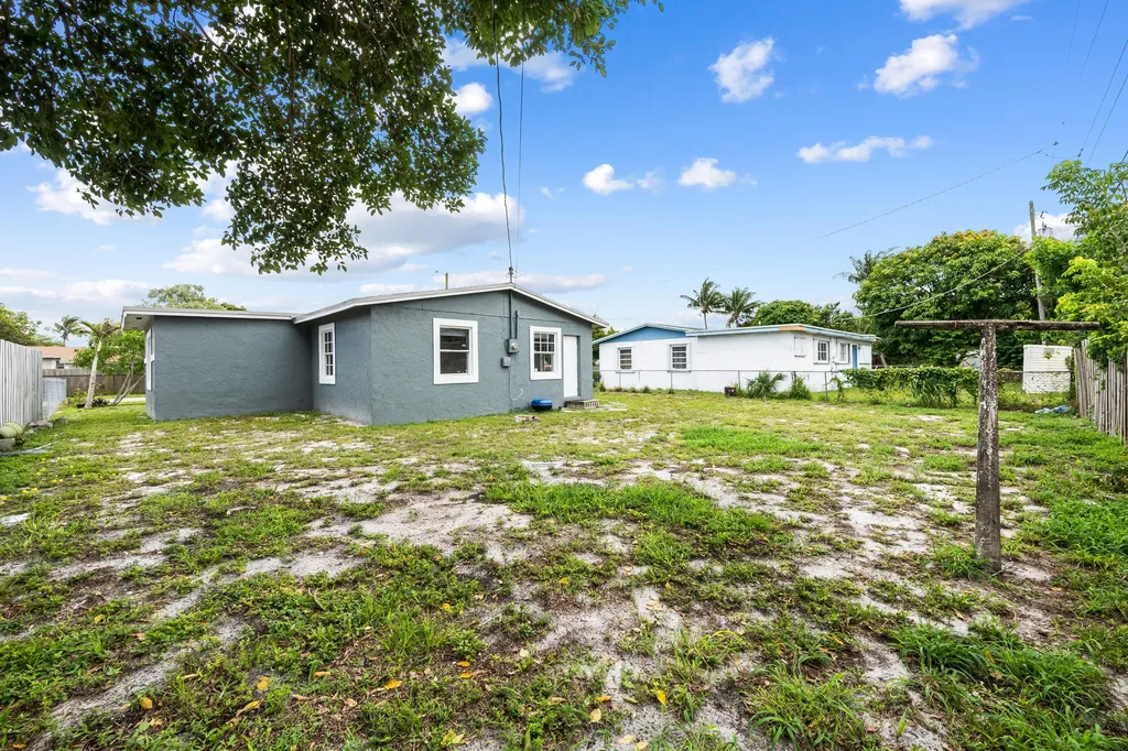 2571 NW 18th Court Fort Lauderdale FL 33311