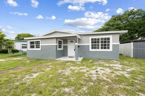 2571 NW 18th Court Fort Lauderdale FL 33311