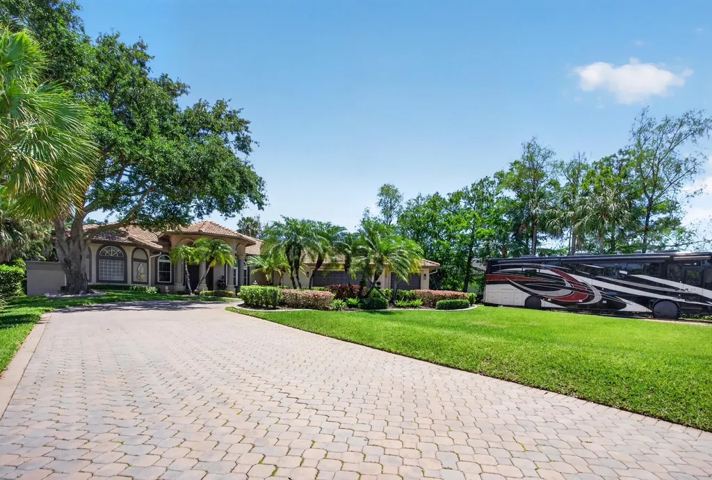 5884 NW 79th Way Parkland FL 33067