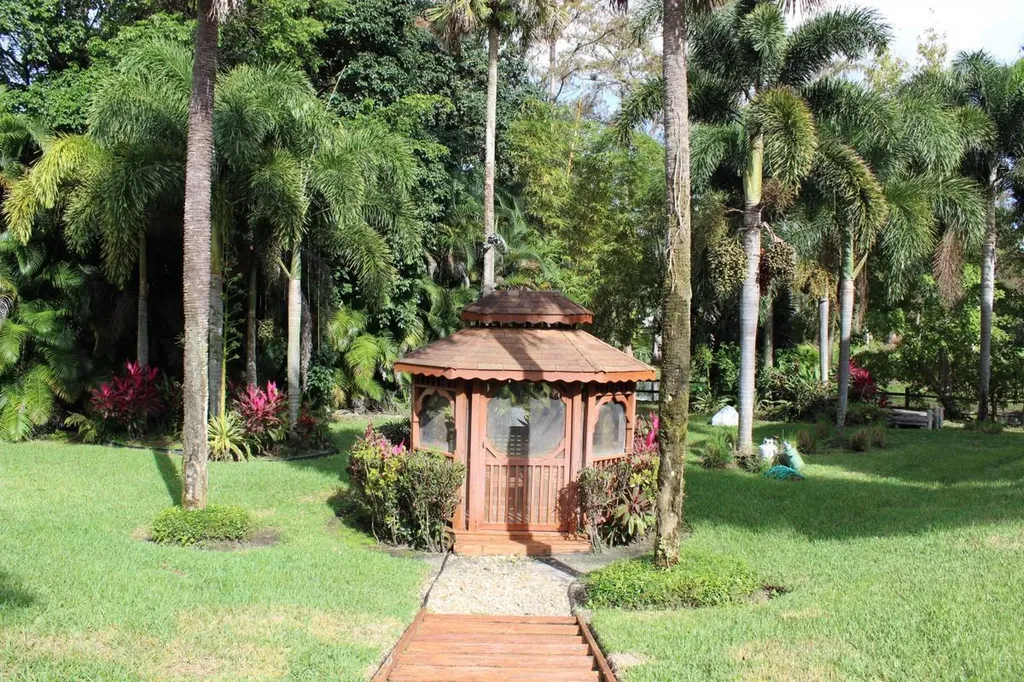 5884 NW 79th Way Parkland FL 33067