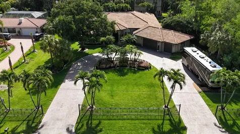 5884 NW 79th Way Parkland FL 33067