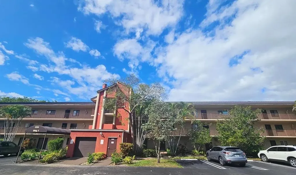 2214 S Cypress Bend Drive Pompano Beach FL 33069