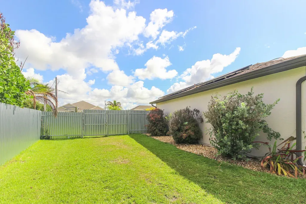2718 SW Hamilton Avenue Port St Lucie FL 34987