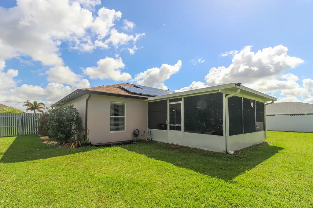 2718 SW Hamilton Avenue Port St Lucie FL 34987