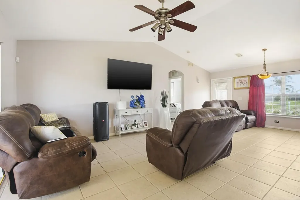 2718 SW Hamilton Avenue Port St Lucie FL 34987