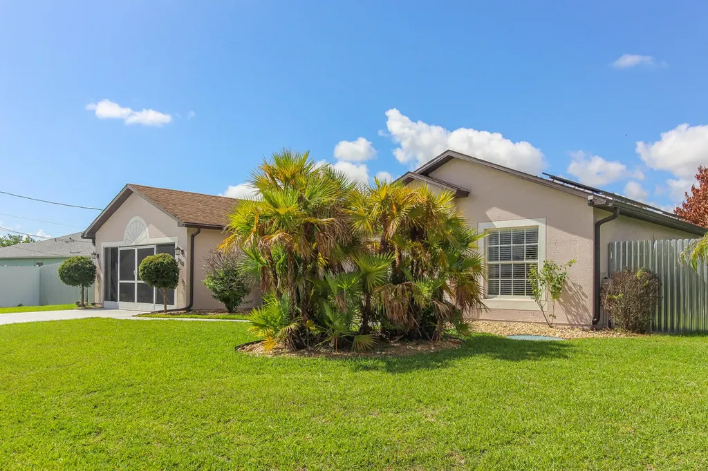 2718 SW Hamilton Avenue Port St Lucie FL 34987