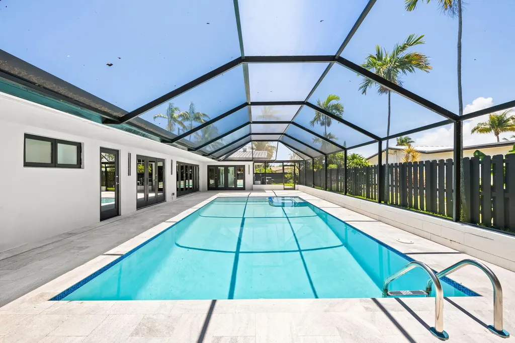 2811 NE 53rd Court Lighthouse Point FL 33064
