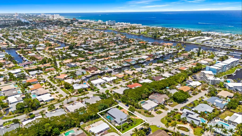 2811 NE 53rd Court Lighthouse Point FL 33064