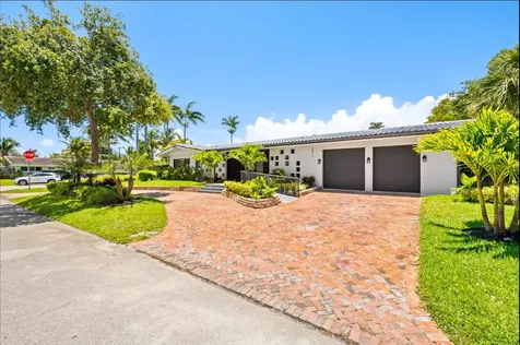 2811 NE 53rd Court Lighthouse Point FL 33064