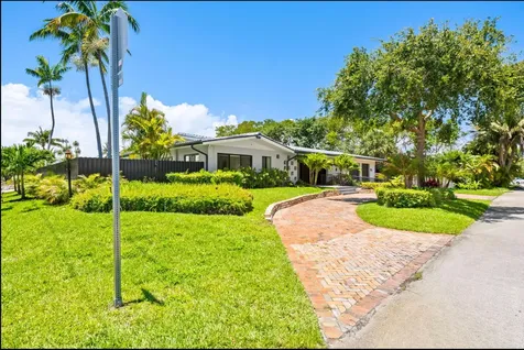 2811 NE 53rd Court Lighthouse Point FL 33064