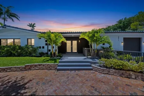 2811 NE 53rd Court Lighthouse Point FL 33064