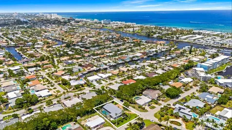 2811 NE 53rd Court Lighthouse Point FL 33064