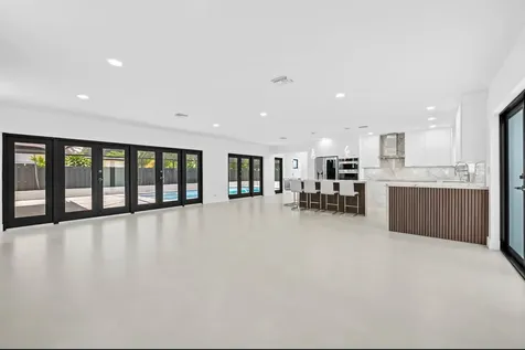 2811 NE 53rd Court Lighthouse Point FL 33064