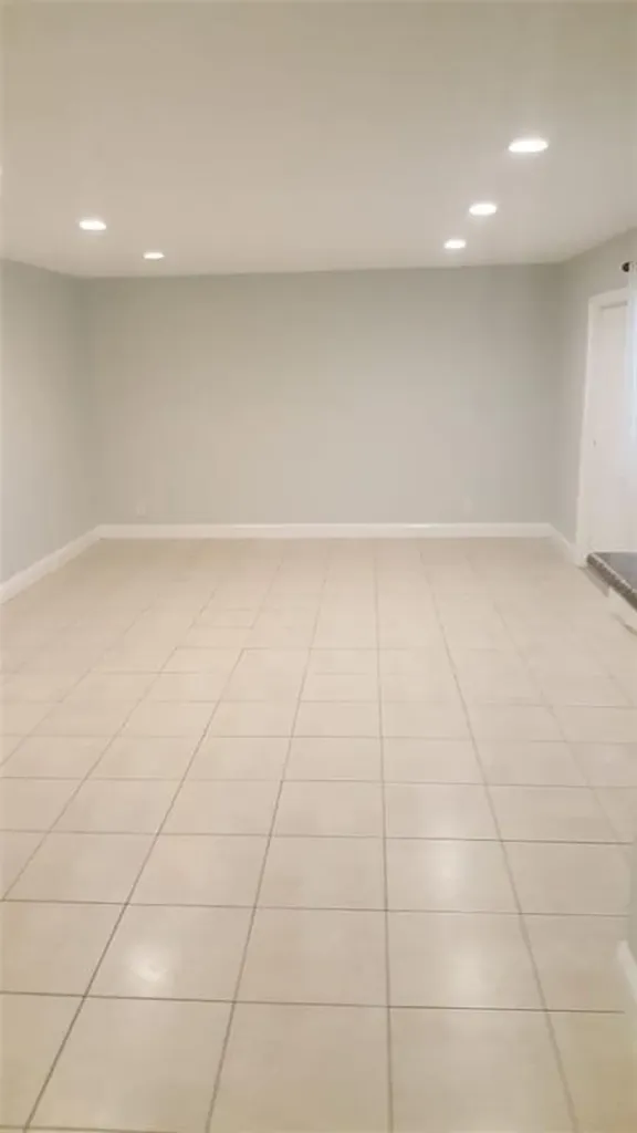 180 NE 12th Avenue Hallandale Beach FL 33009