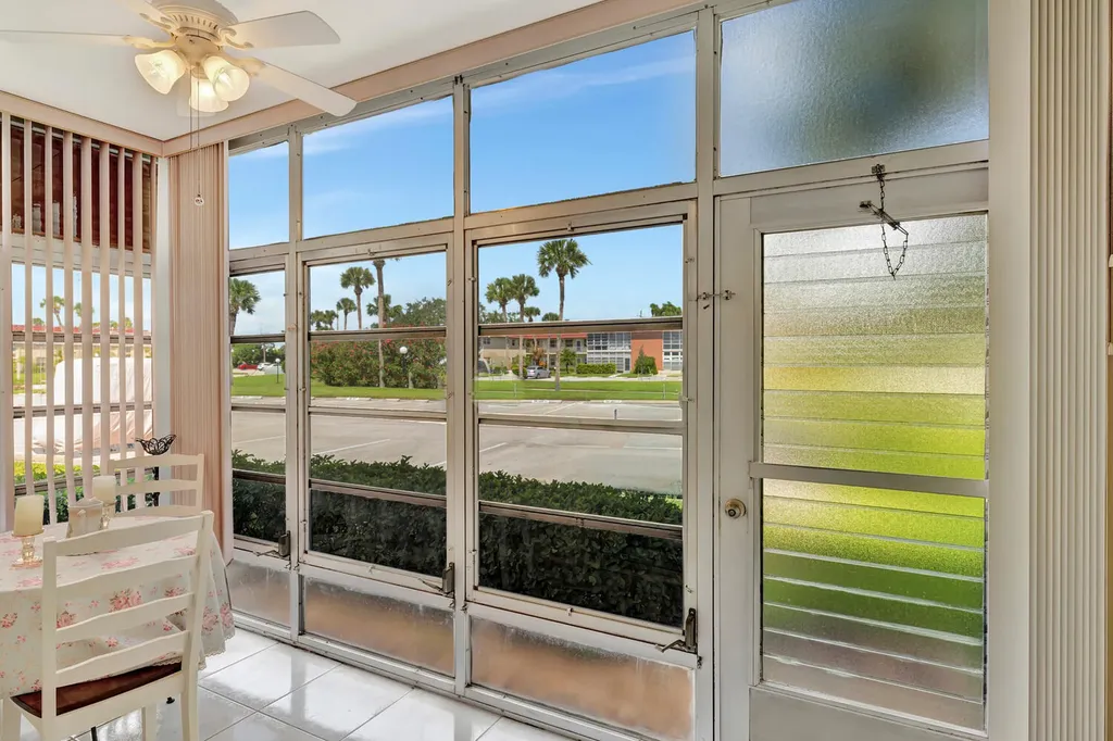 98 Spring Lake Drive Vero Beach FL 32962