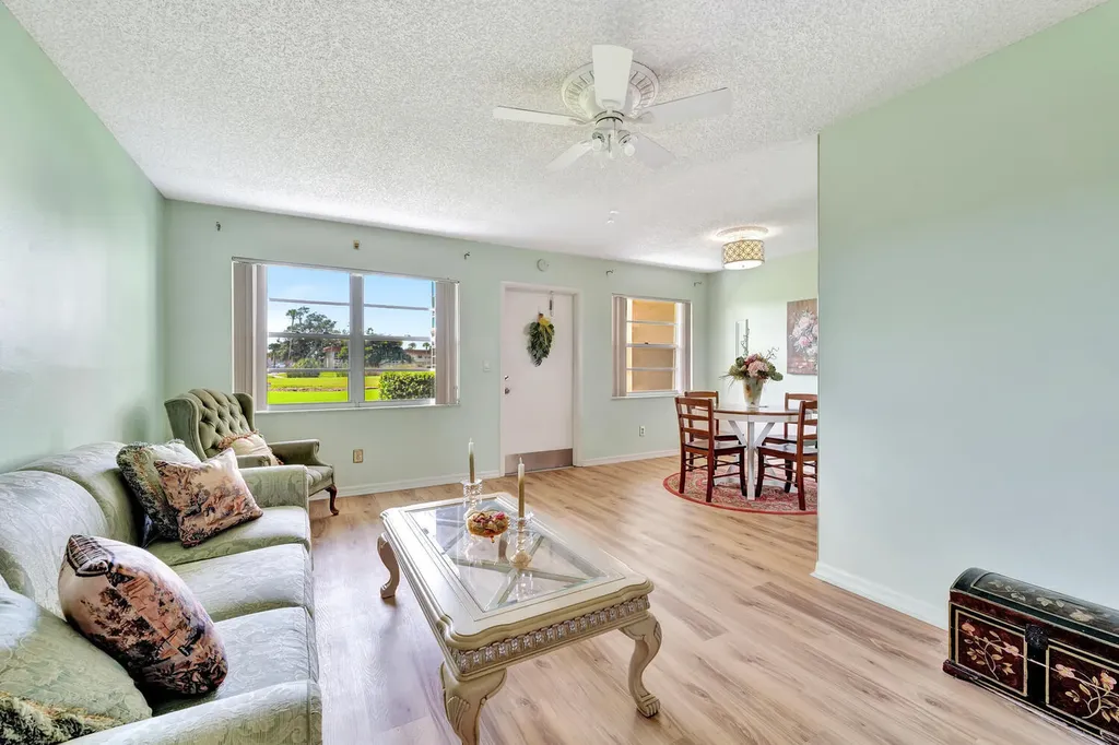 98 Spring Lake Drive Vero Beach FL 32962