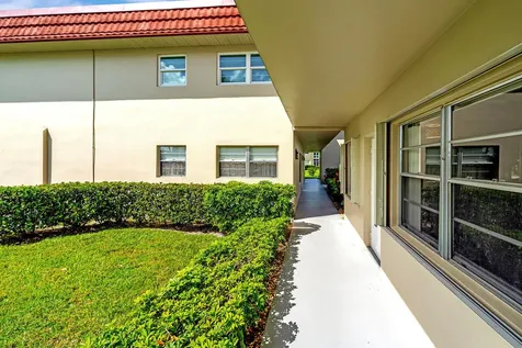 98 Spring Lake Drive Vero Beach FL 32962