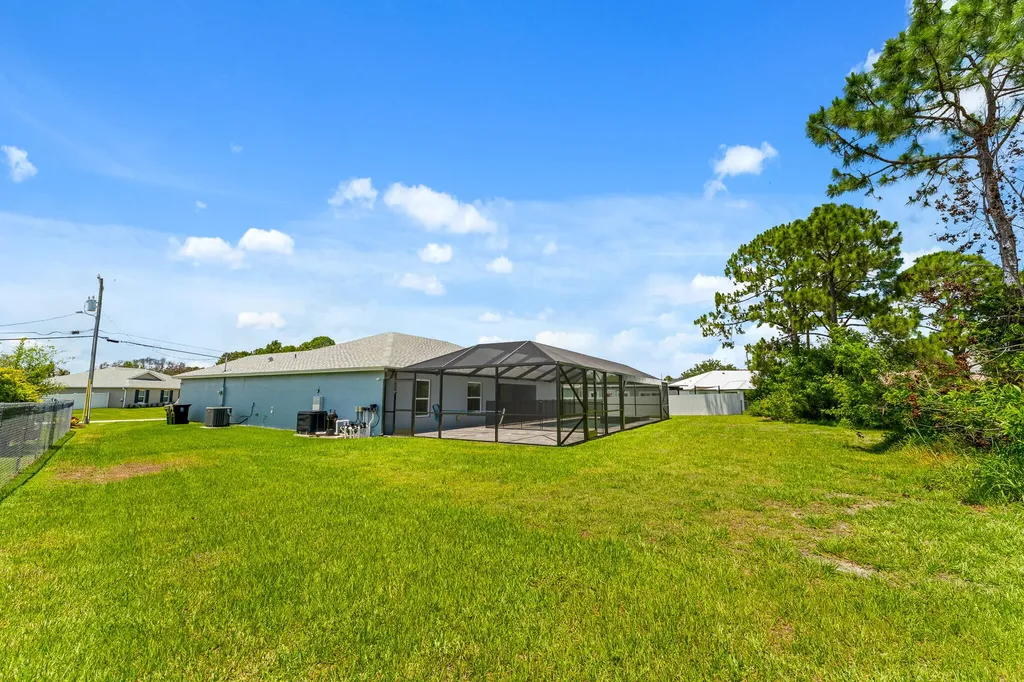 5847 NW Gillespie Avenue Port St Lucie FL 34986