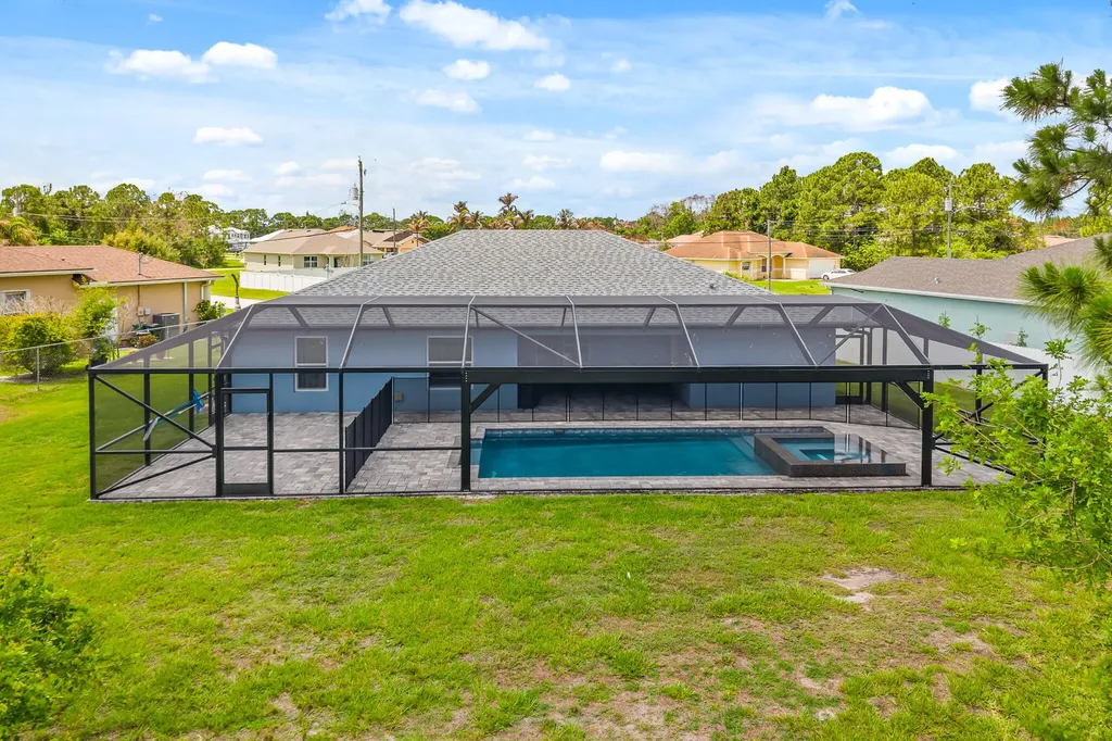 5847 NW Gillespie Avenue Port St Lucie FL 34986