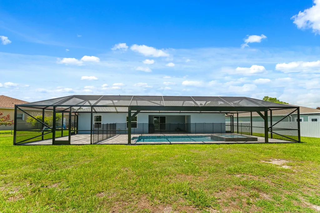 5847 NW Gillespie Avenue Port St Lucie FL 34986