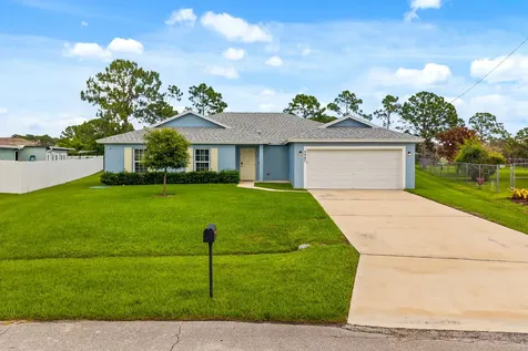 5847 NW Gillespie Avenue Port St Lucie FL 34986