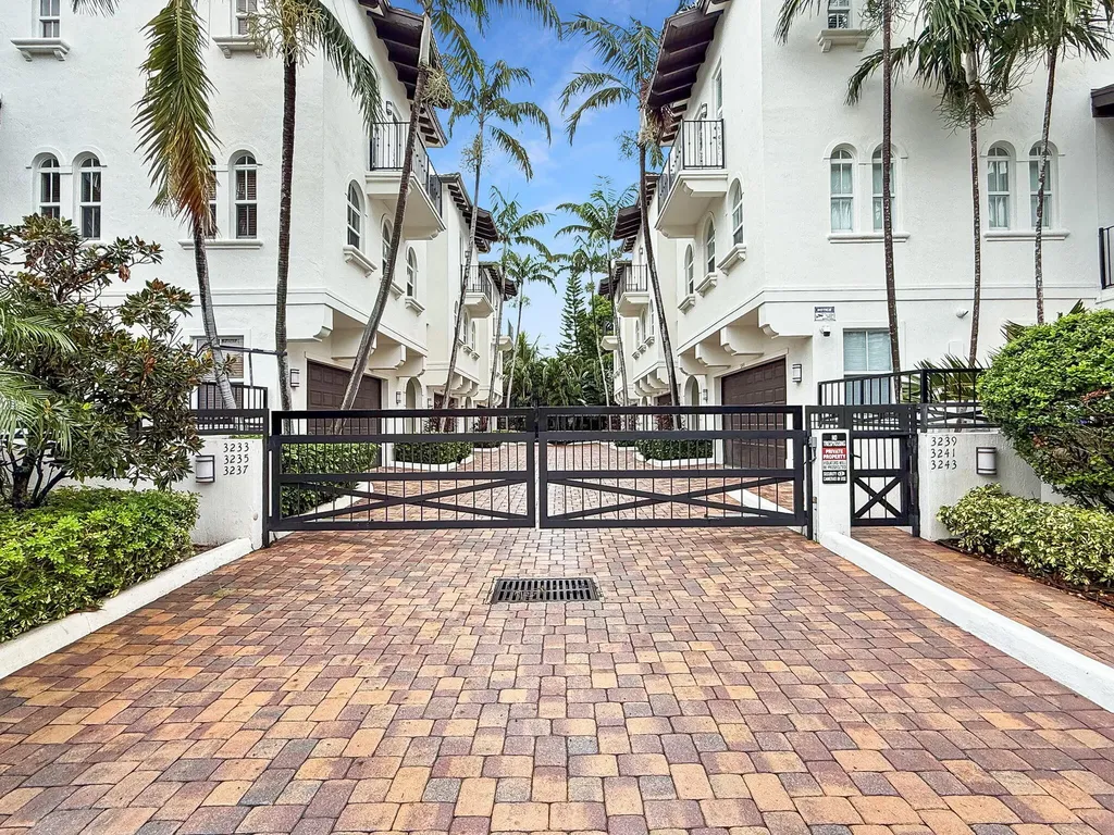 3235 NE 13th Street Pompano Beach FL 33062