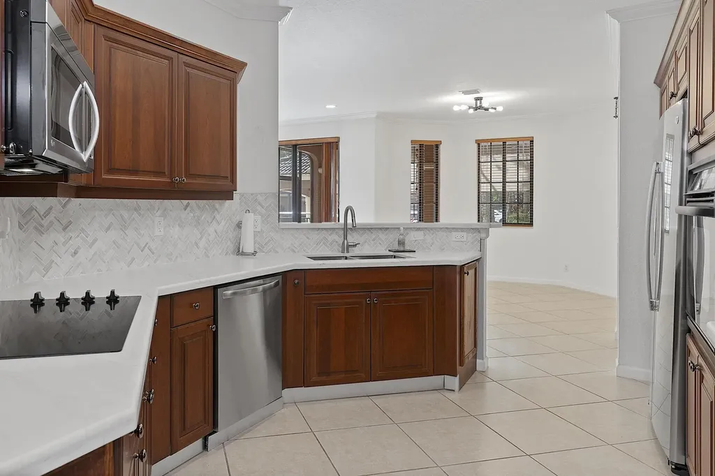 2742 Kinsington Circle Weston FL 33332