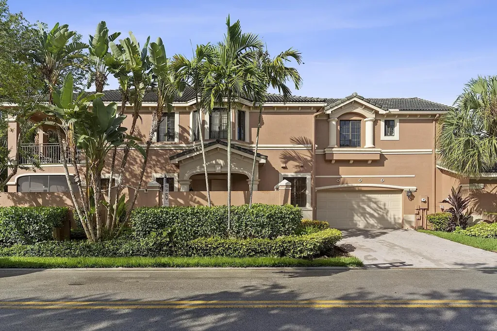 2742 Kinsington Circle Weston FL 33332