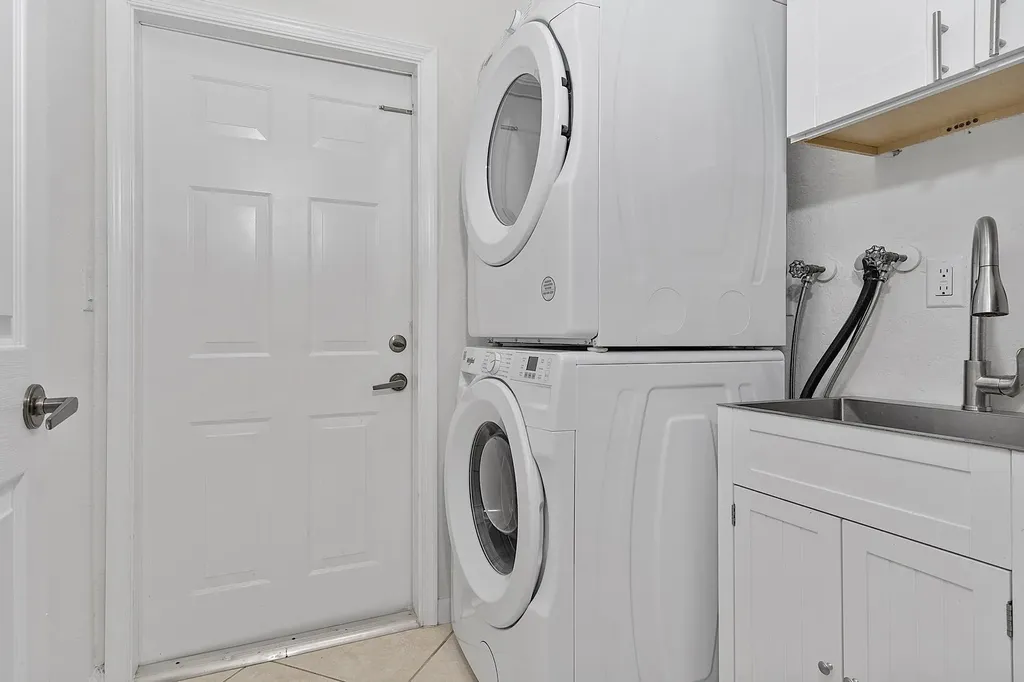 2742 Kinsington Circle Weston FL 33332