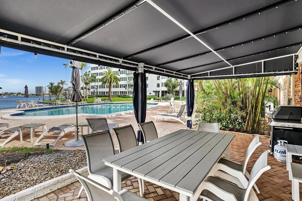 701 E Camino Real Boca Raton FL 33432