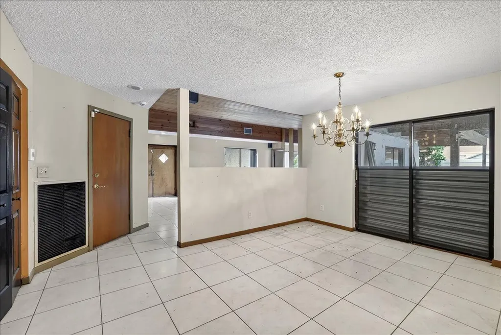 4240 NW 74th Avenue Lauderhill FL 33319
