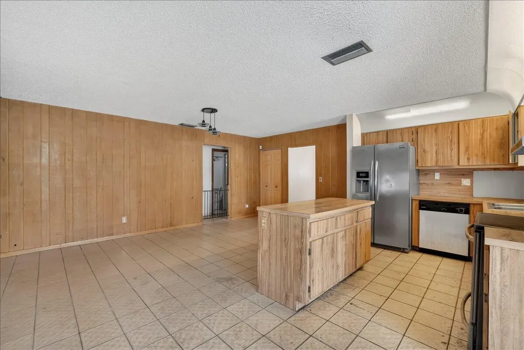 4240 NW 74th Avenue Lauderhill FL 33319