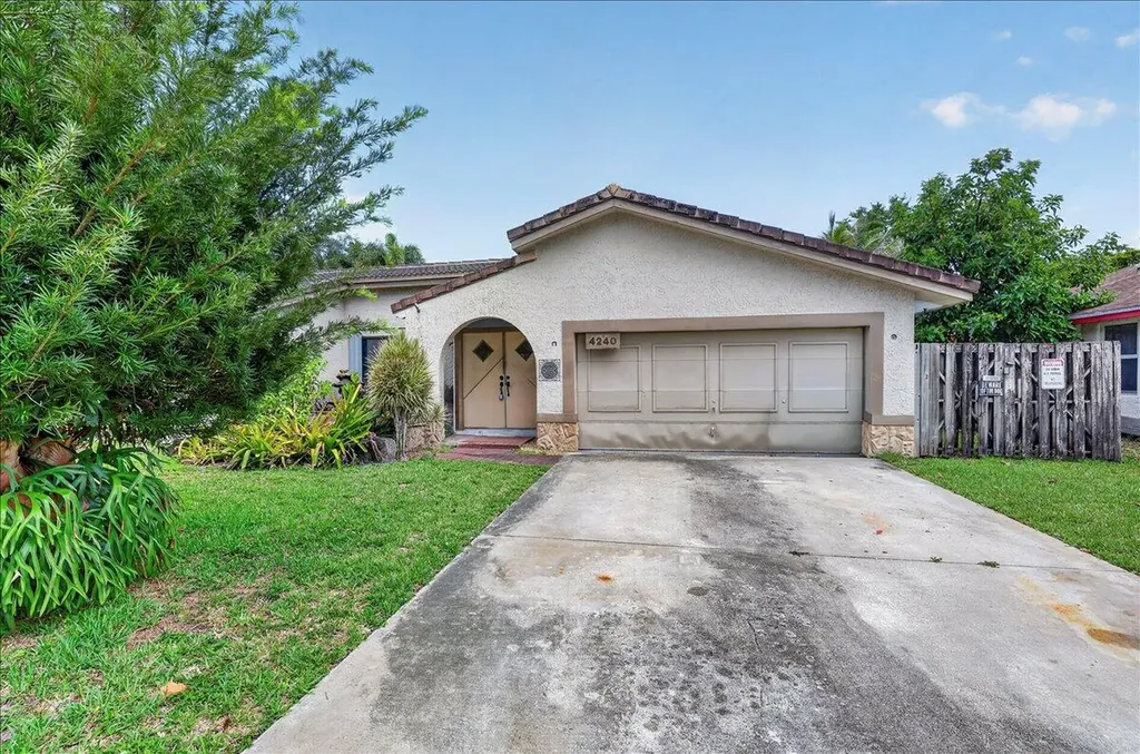 4240 NW 74th Avenue Lauderhill FL 33319