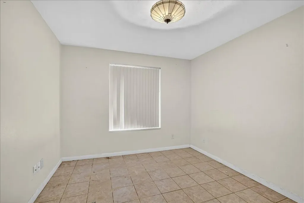 4240 NW 74th Avenue Lauderhill FL 33319