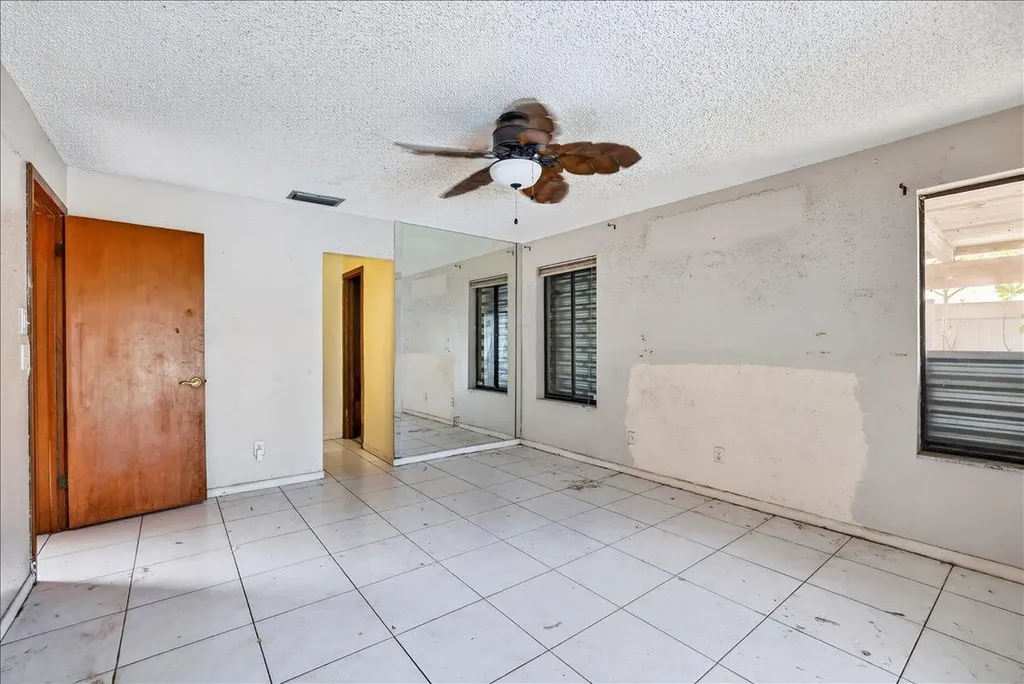 4240 NW 74th Avenue Lauderhill FL 33319