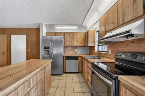 4240 NW 74th Avenue Lauderhill FL 33319