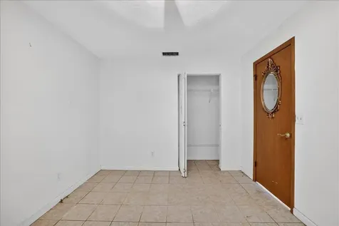 4240 NW 74th Avenue Lauderhill FL 33319