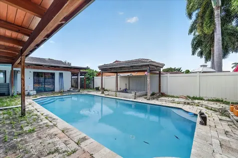 4240 NW 74th Avenue Lauderhill FL 33319