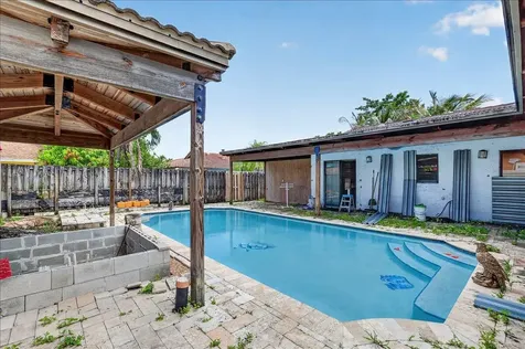 4240 NW 74th Avenue Lauderhill FL 33319
