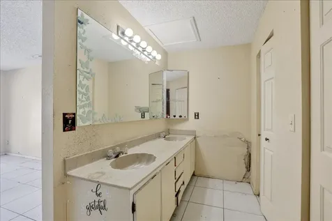 4240 NW 74th Avenue Lauderhill FL 33319