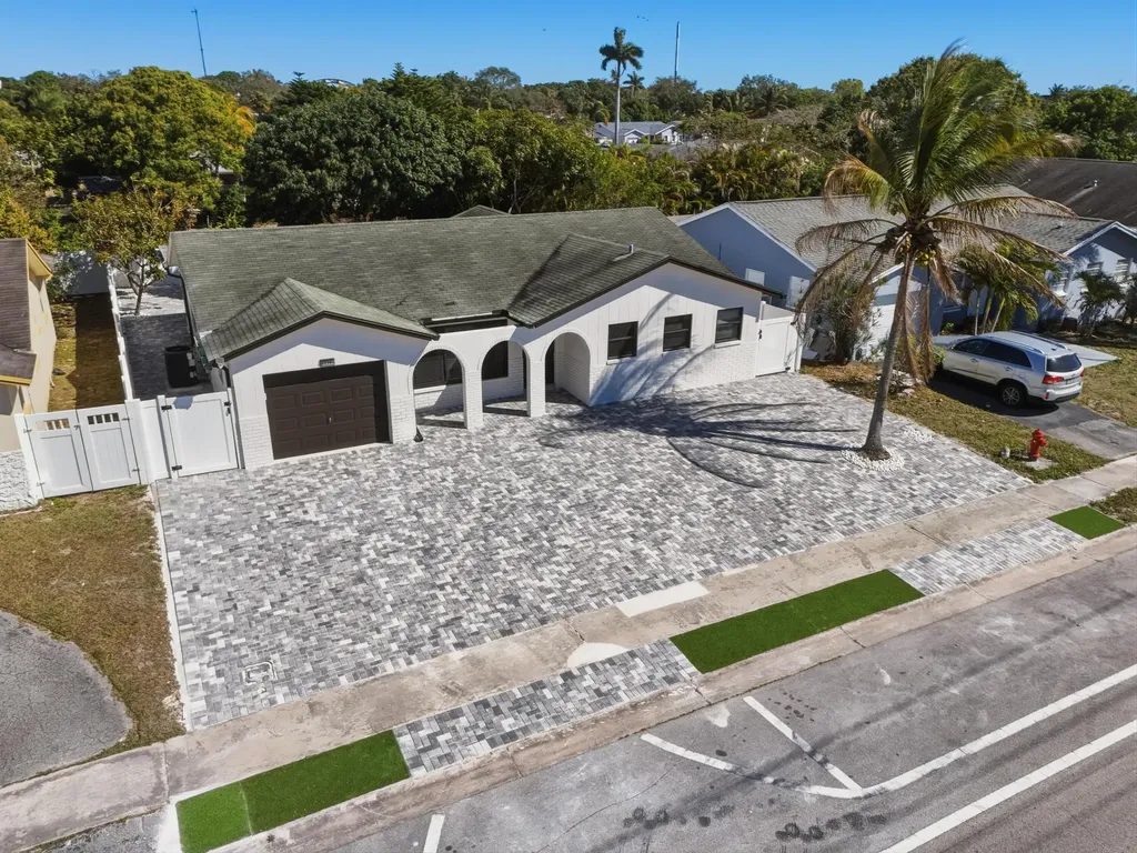 22390 SW 66th Avenue Boca Raton FL 33428