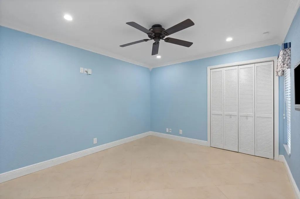11220 NW 2nd Manor Coral Springs FL 33071