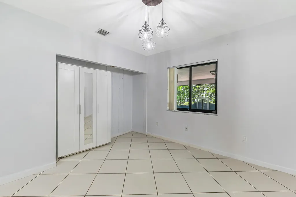 2000 SW 28th Avenue Fort Lauderdale FL 33312