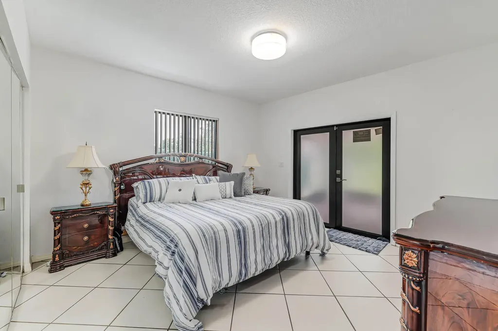 2000 SW 28th Avenue Fort Lauderdale FL 33312