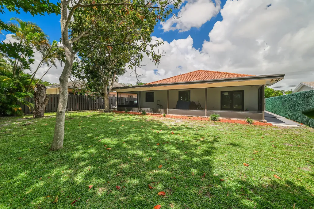 2000 SW 28th Avenue Fort Lauderdale FL 33312
