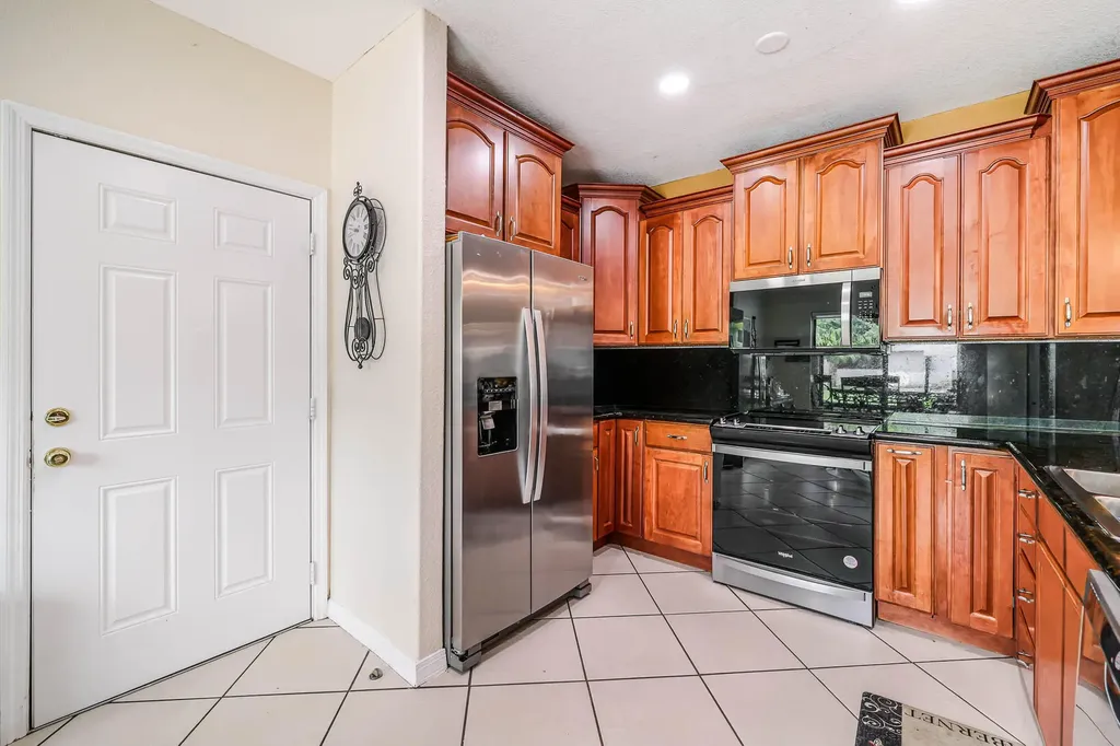 2000 SW 28th Avenue Fort Lauderdale FL 33312