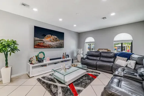 2000 SW 28th Avenue Fort Lauderdale FL 33312