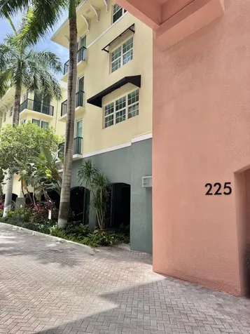 225 NE 1st Street Delray Beach FL 33444